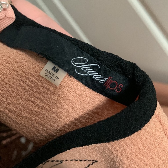 Gorgeous sugar lips dress - Picture 4 of 4